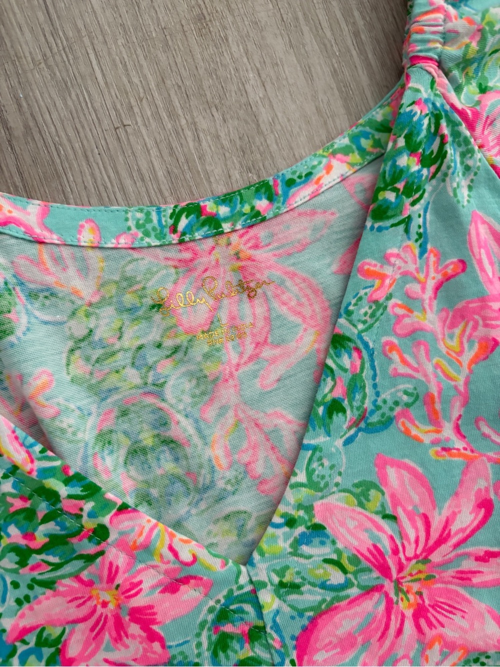 Lilly Pulitzer Kawai flutter sleeve - Picture 2 of 3